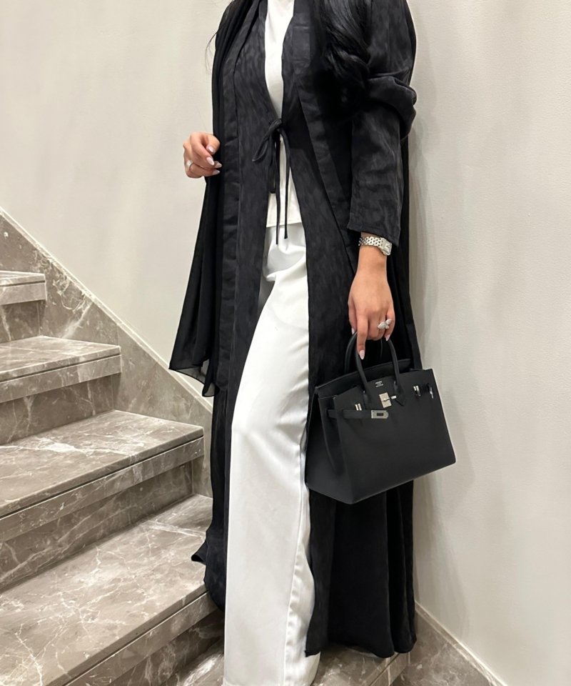 Alternative view of ABAYA L182