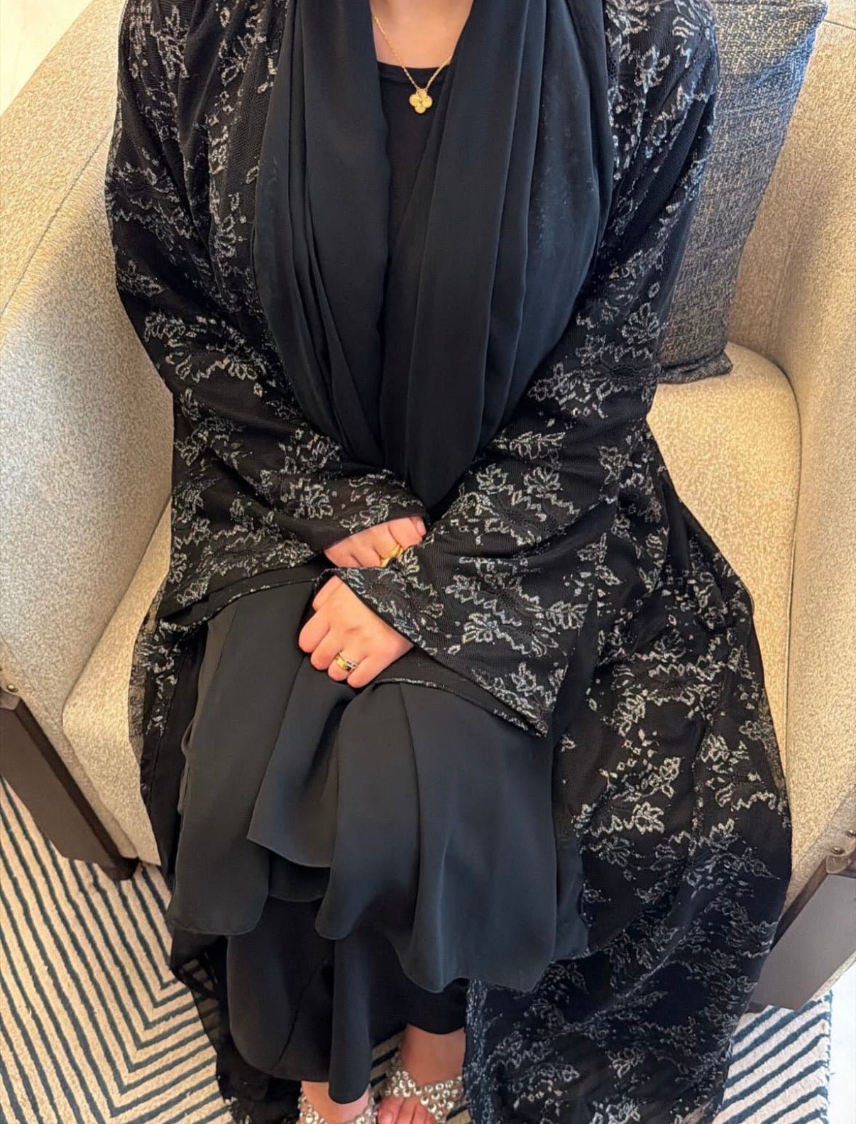 Alternative view of ABAYA L207