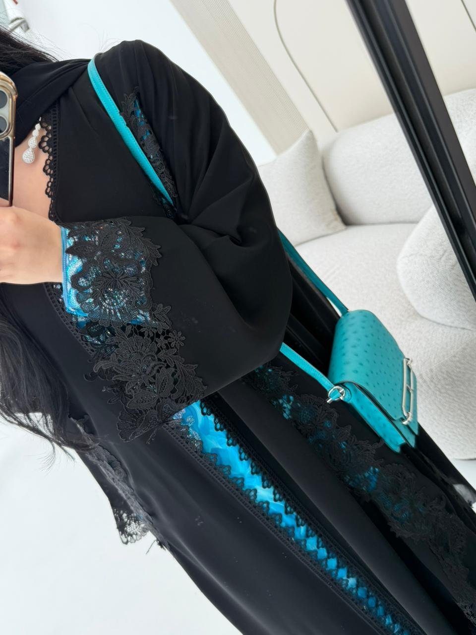 Alternative view of ABAYA L209