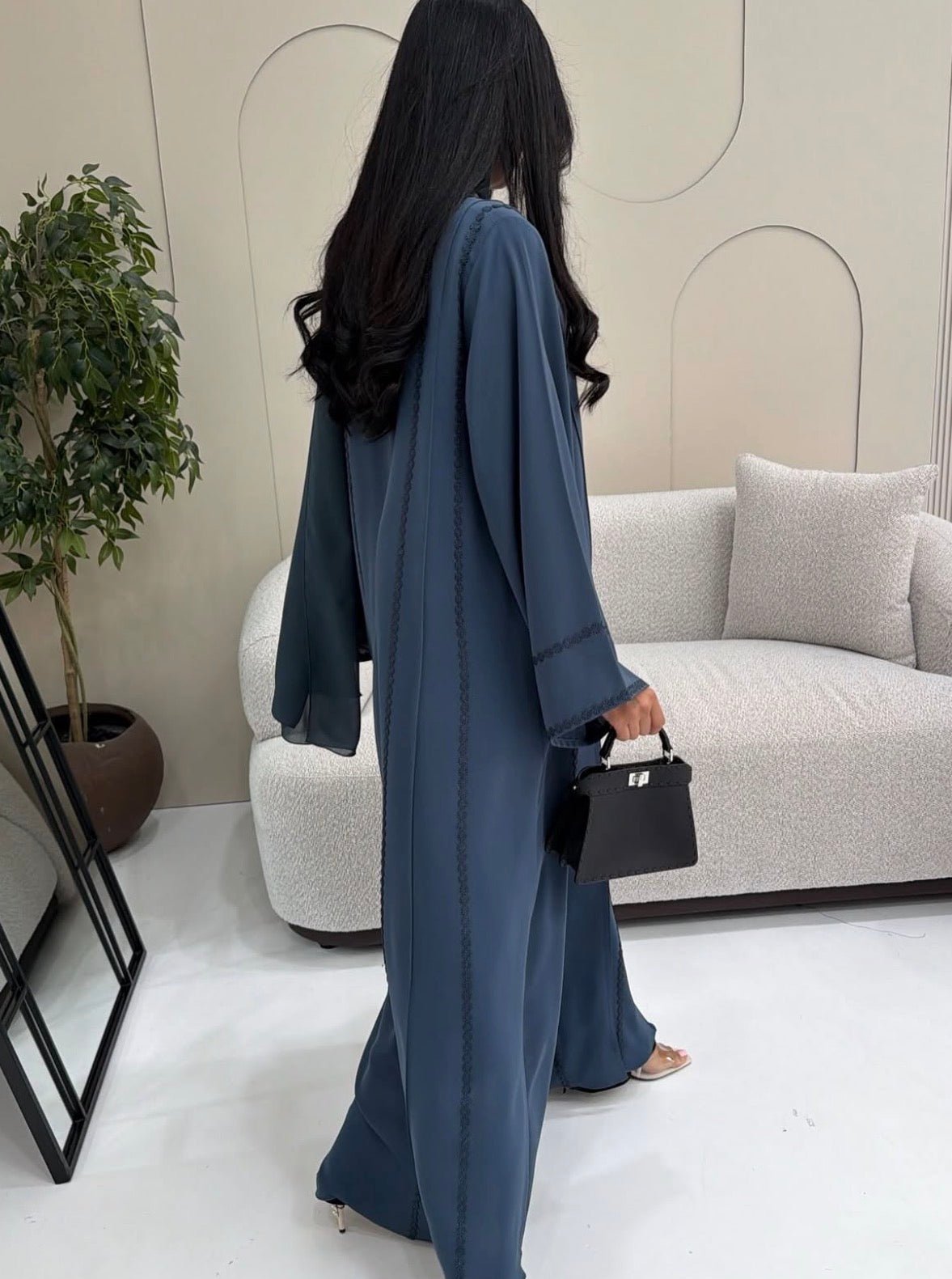 Alternative view of ABAYA L227