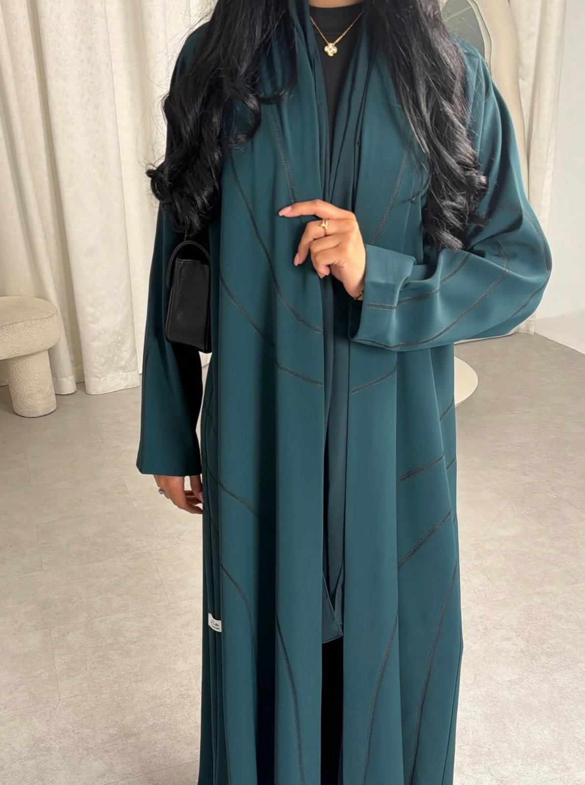 Alternative view of ABAYA L229