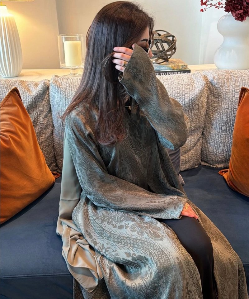 Alternative view of ABAYA L252